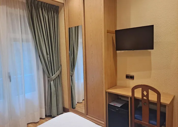 Pensión La Concha 2*